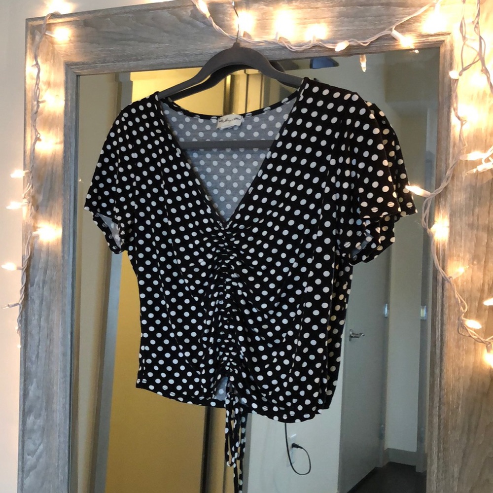 Front tie polka dot crop top